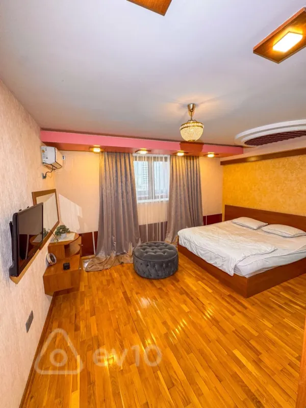 Kirayə verilir 4 otaqlı yeni tikili 200 m²