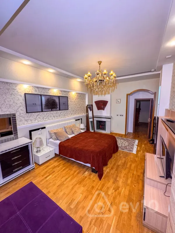 Kirayə verilir 4 otaqlı yeni tikili 200 m²