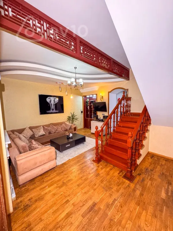 Kirayə verilir 4 otaqlı yeni tikili 200 m²