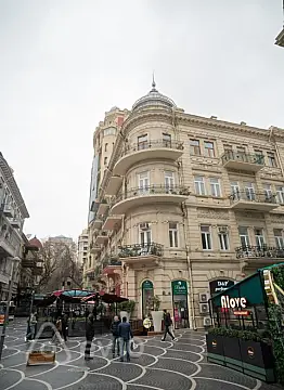 Kirayə verilir 4 otaqlı yeni tikili 200 m²