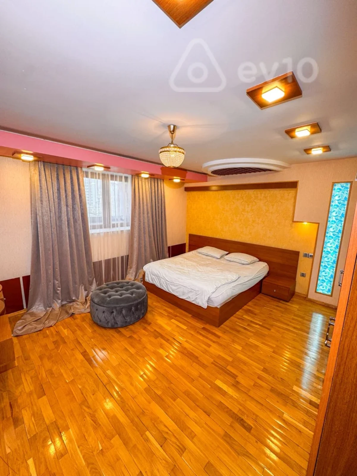 Kirayə verilir 4 otaqlı yeni tikili 200 m²