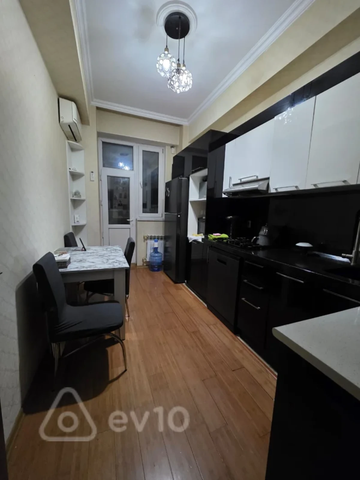 Kirayə verilir 3 otaqlı yeni tikili 100 m²