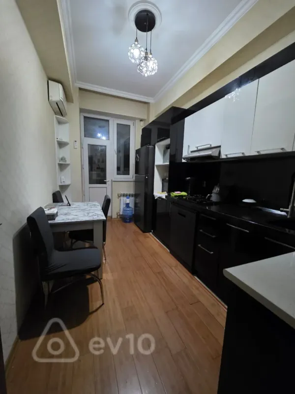 Kirayə verilir 3 otaqlı yeni tikili 100 m²