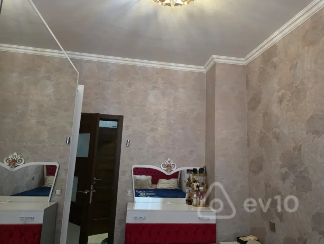 Kirayə verilir 3 otaqlı yeni tikili 100 m²