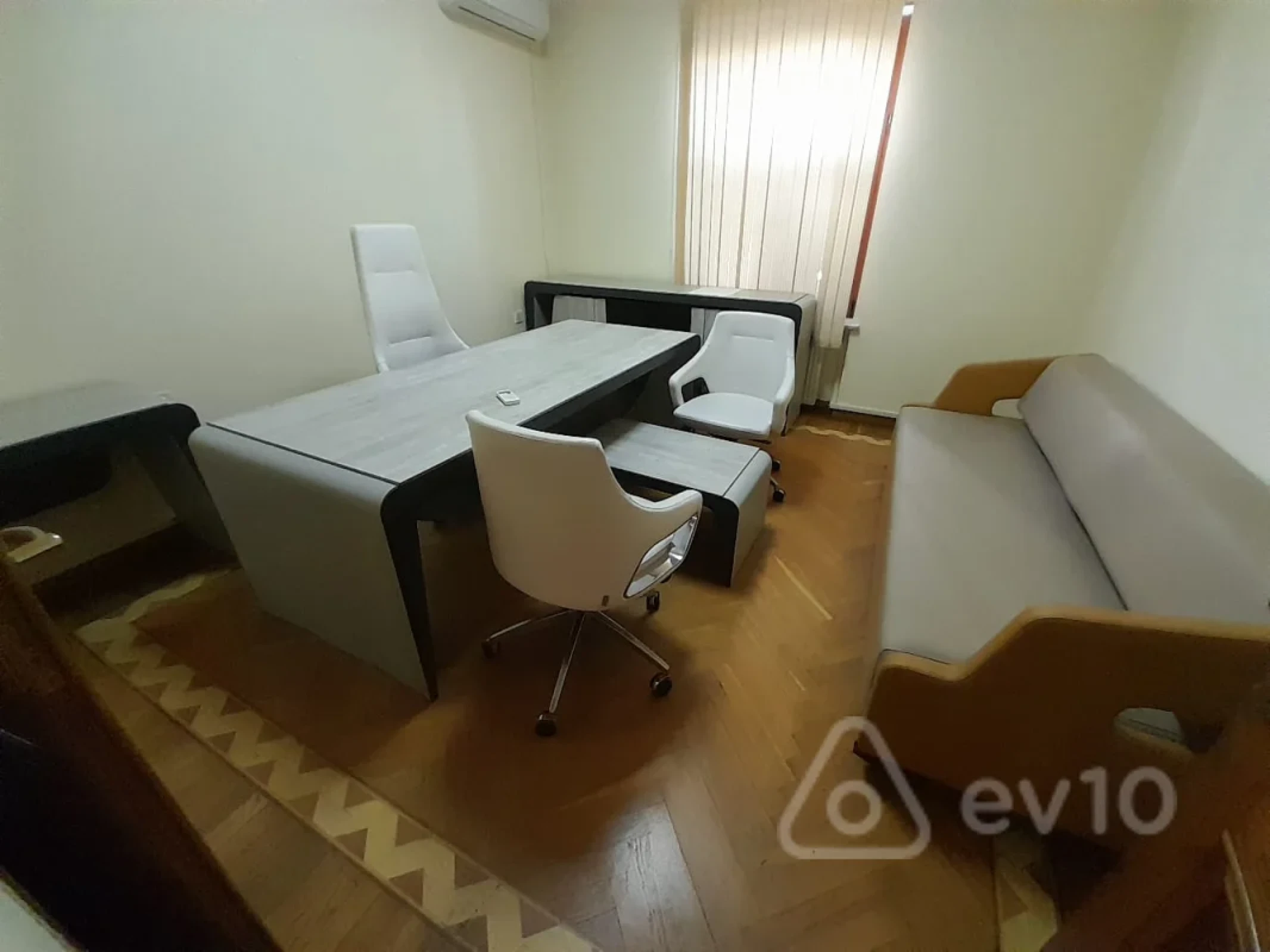 Kirayə verilir mənzil 735 m²