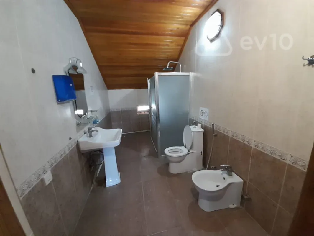 Kirayə verilir mənzil 735 m²