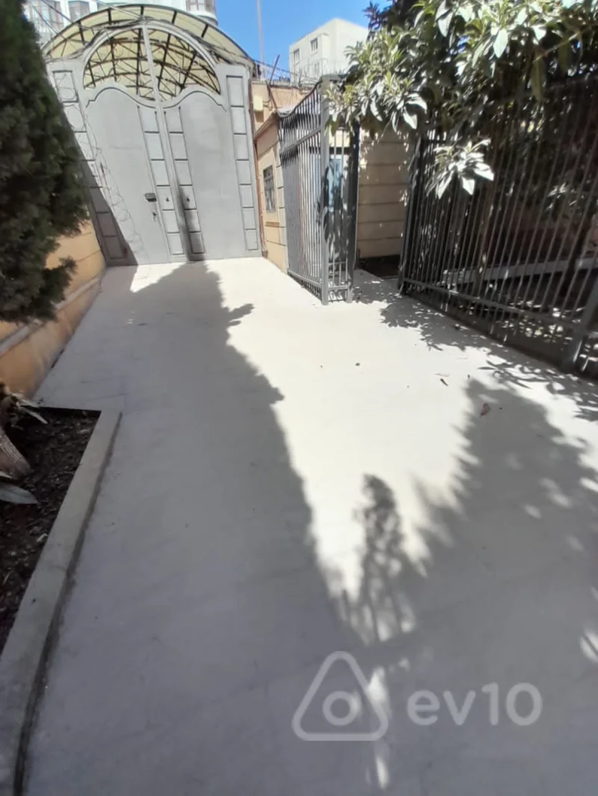 Kirayə verilir mənzil 735 m²