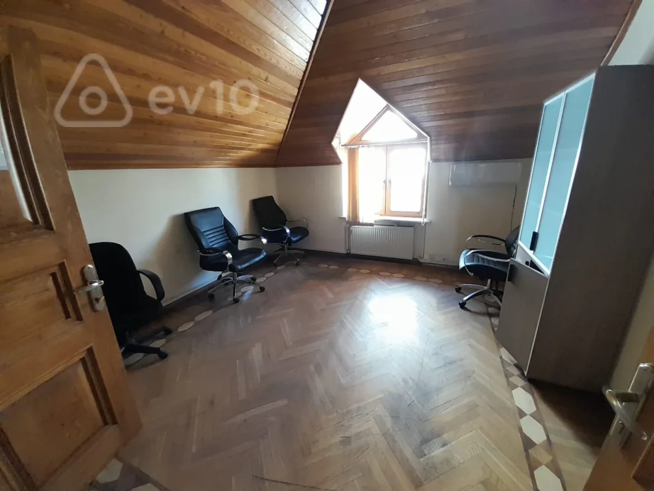 Kirayə verilir mənzil 735 m²