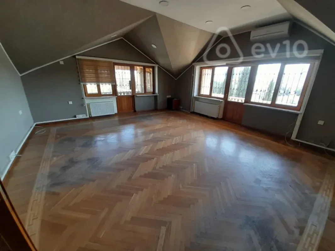 Kirayə verilir mənzil 735 m²