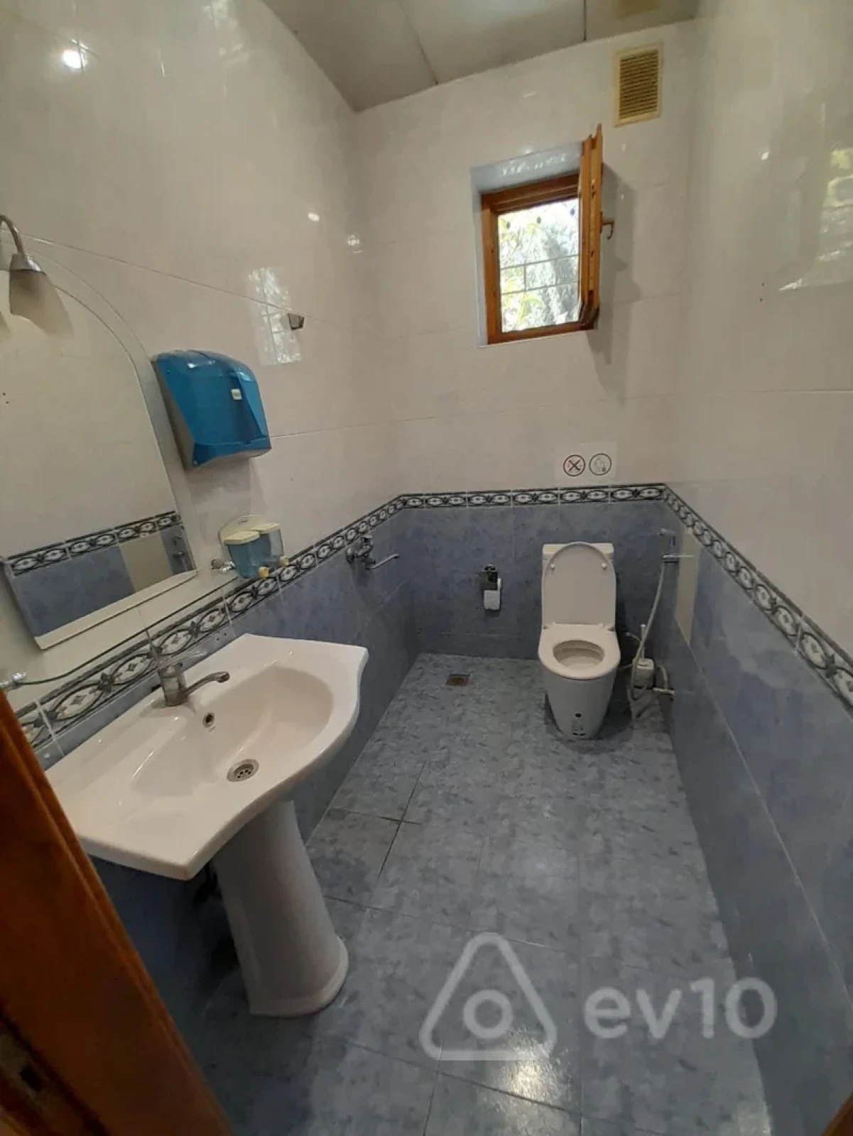 Kirayə verilir mənzil 735 m²