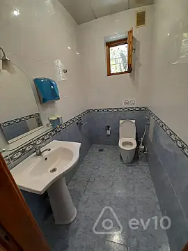 Kirayə verilir mənzil 735 m²