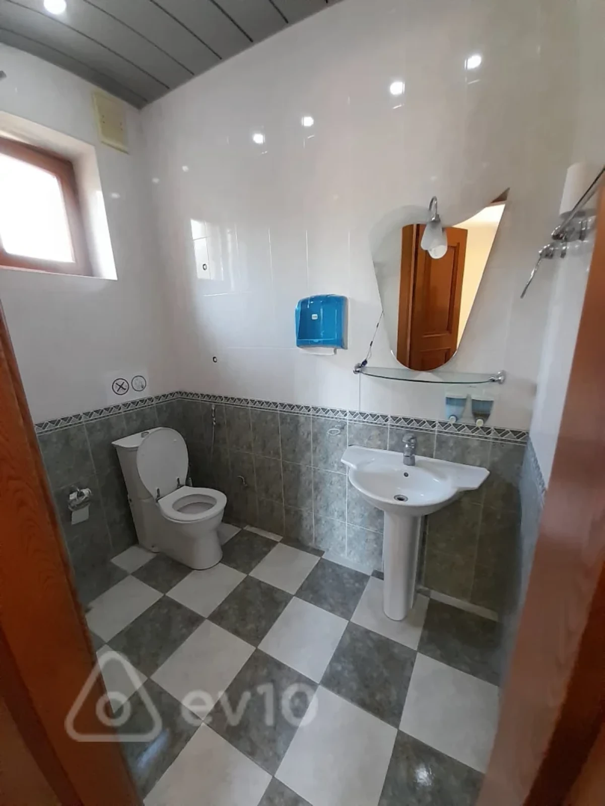 Kirayə verilir mənzil 735 m²