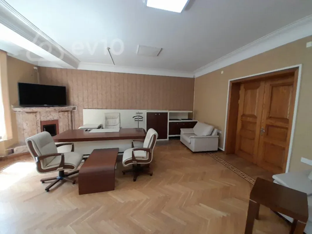 Kirayə verilir mənzil 735 m²