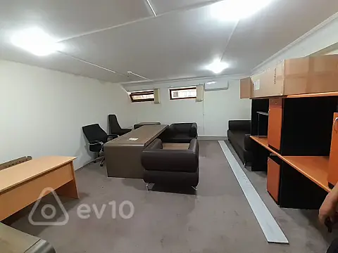 Kirayə verilir mənzil 735 m²