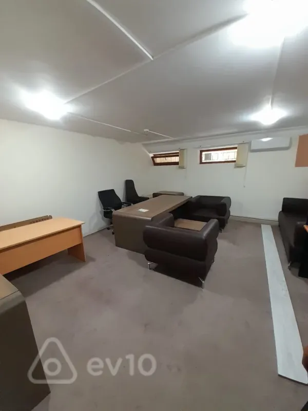 Kirayə verilir mənzil 735 m²