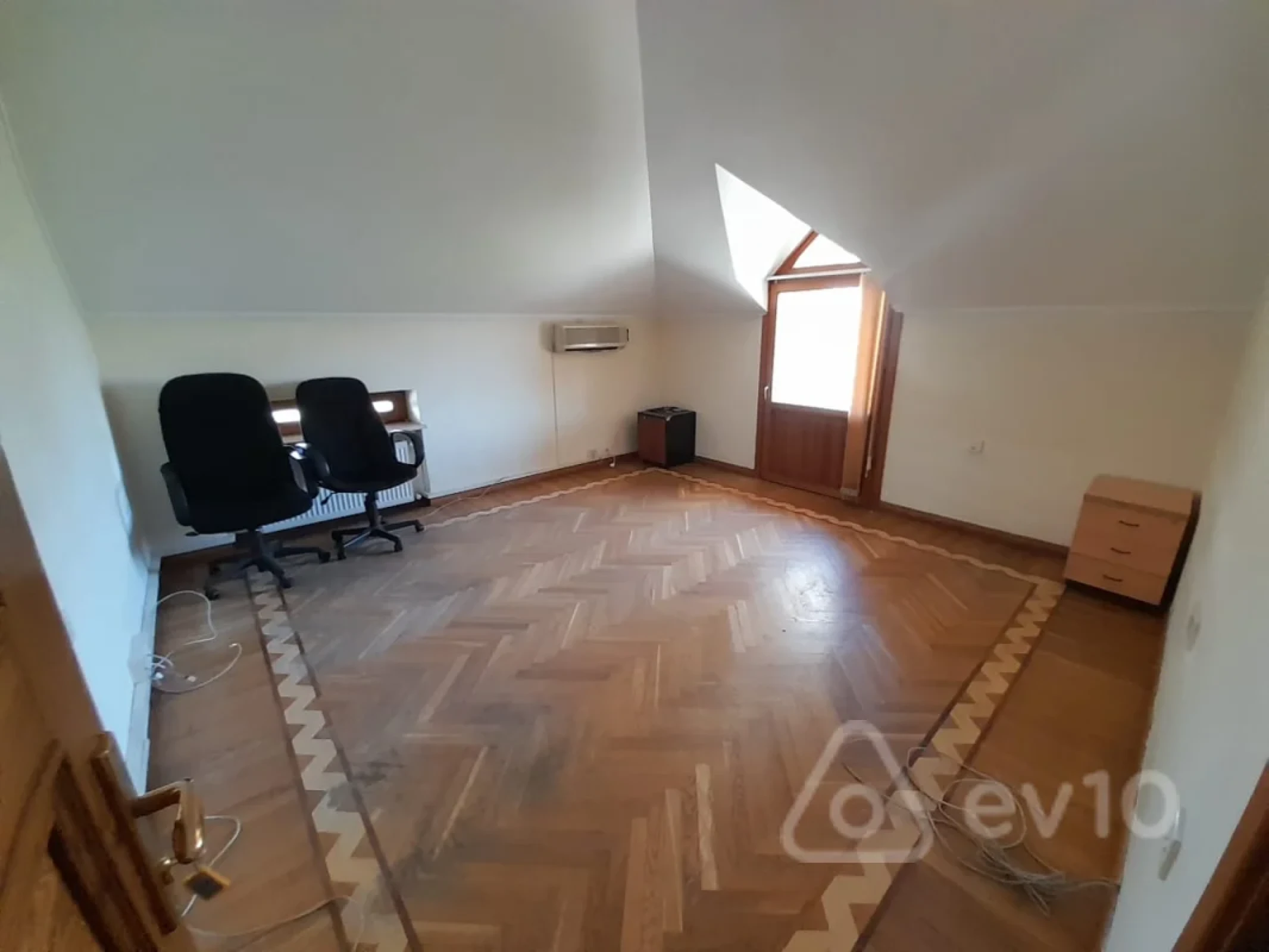 Kirayə verilir mənzil 735 m²