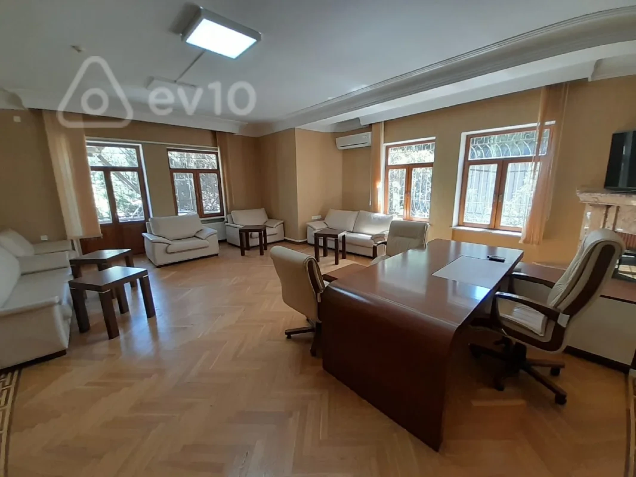 Kirayə verilir mənzil 735 m²