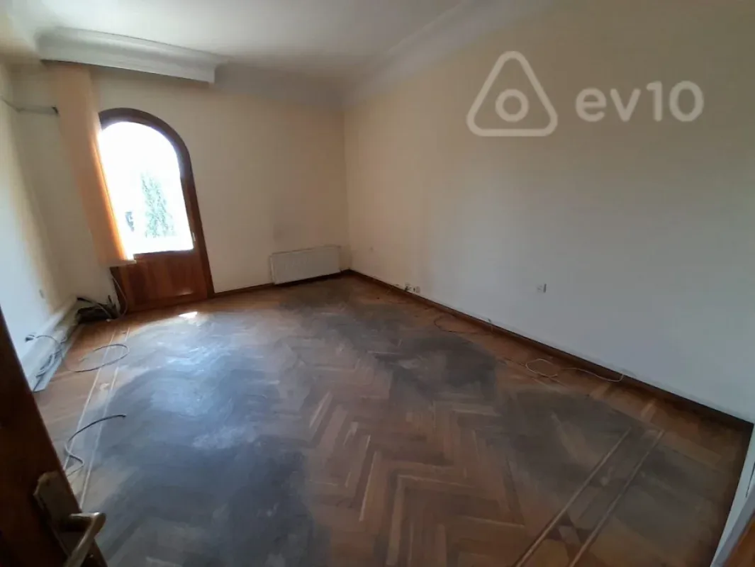 Kirayə verilir mənzil 735 m²