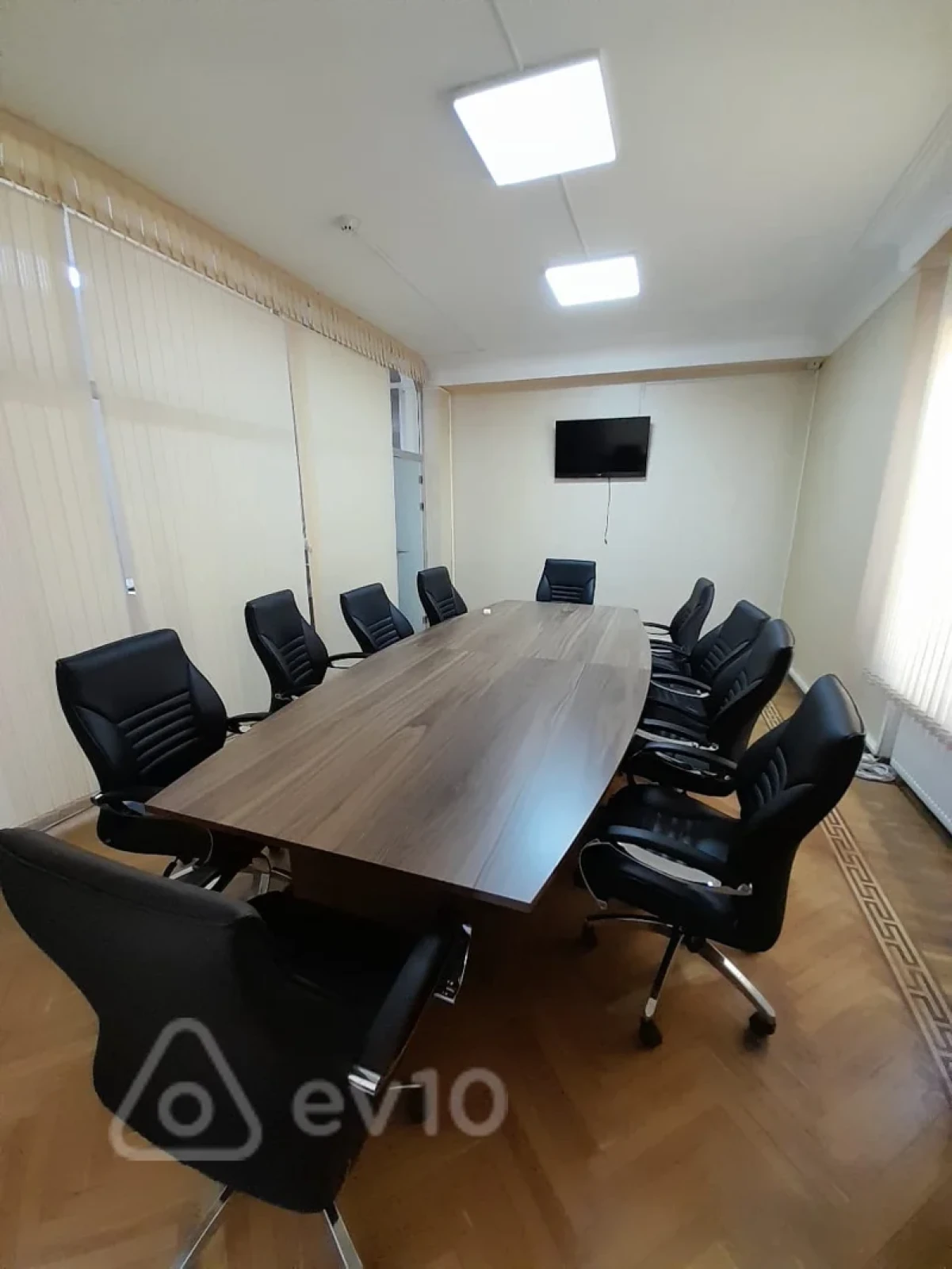 Kirayə verilir mənzil 735 m²