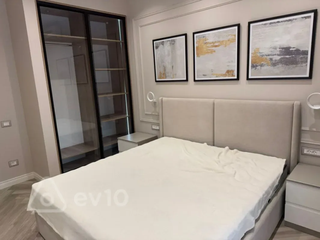 Satılır 2 otaqlı yeni tikili 68 m²