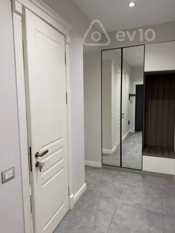 Satılır 2 otaqlı yeni tikili 68 m²