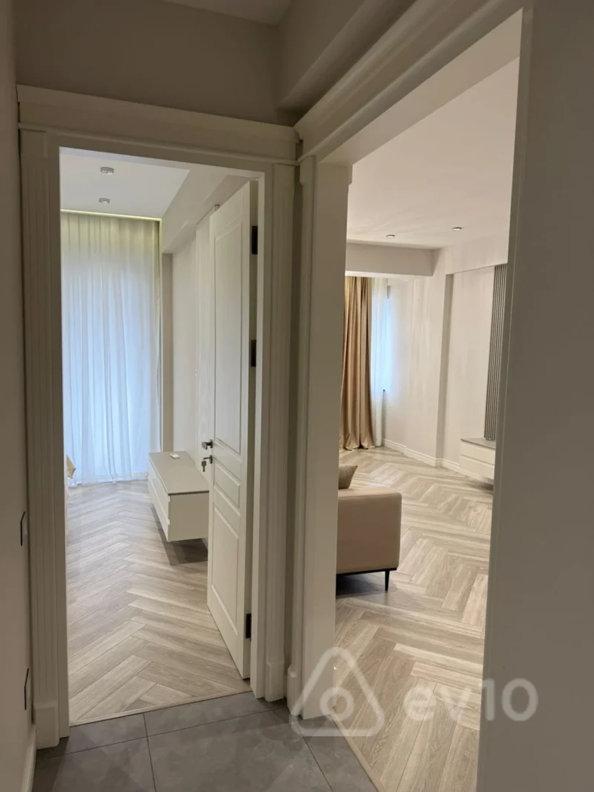 Satılır 2 otaqlı yeni tikili 68 m²