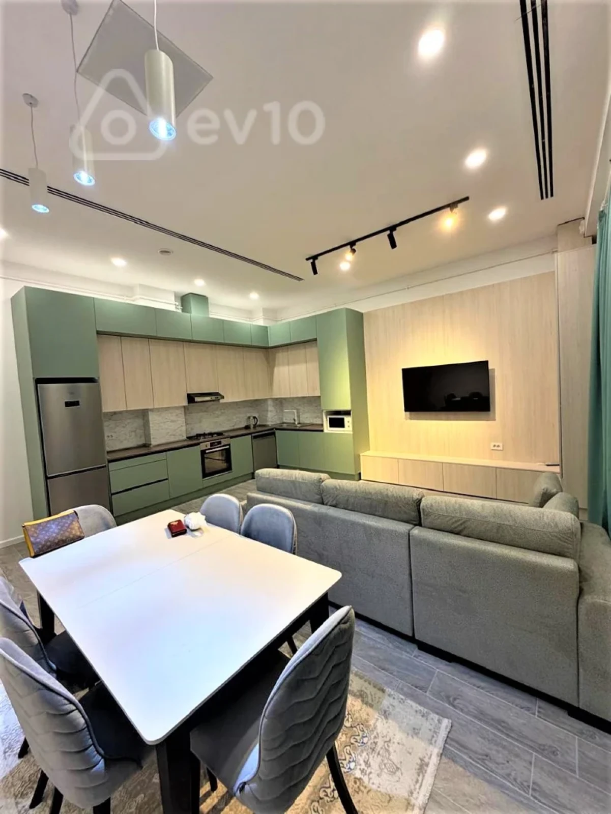 Kirayə verilir 3 otaqlı yeni tikili 100 m²