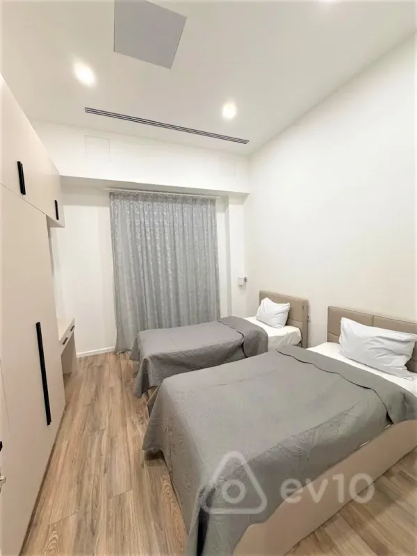 Kirayə verilir 3 otaqlı yeni tikili 100 m²