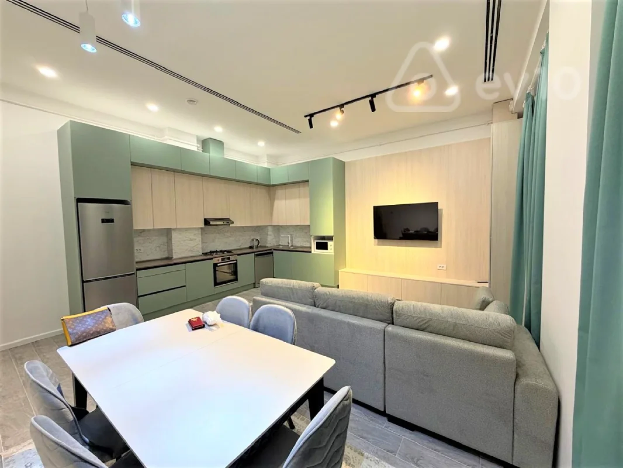 Kirayə verilir 3 otaqlı yeni tikili 100 m²