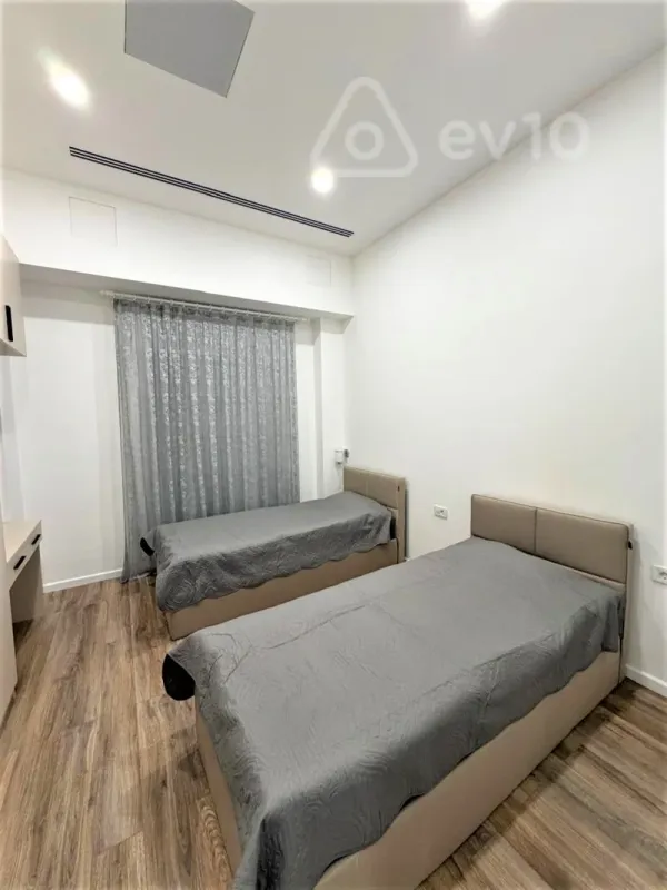 Kirayə verilir 3 otaqlı yeni tikili 100 m²