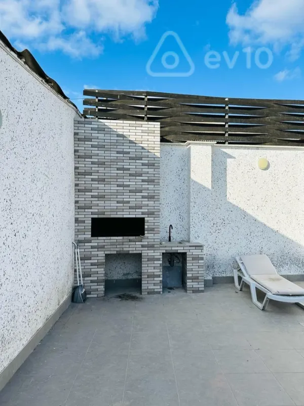 Satılır 4 otaqlı həyət evi 140 m²