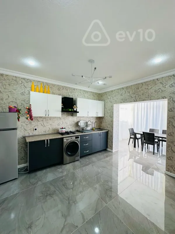 Satılır 4 otaqlı həyət evi 140 m²