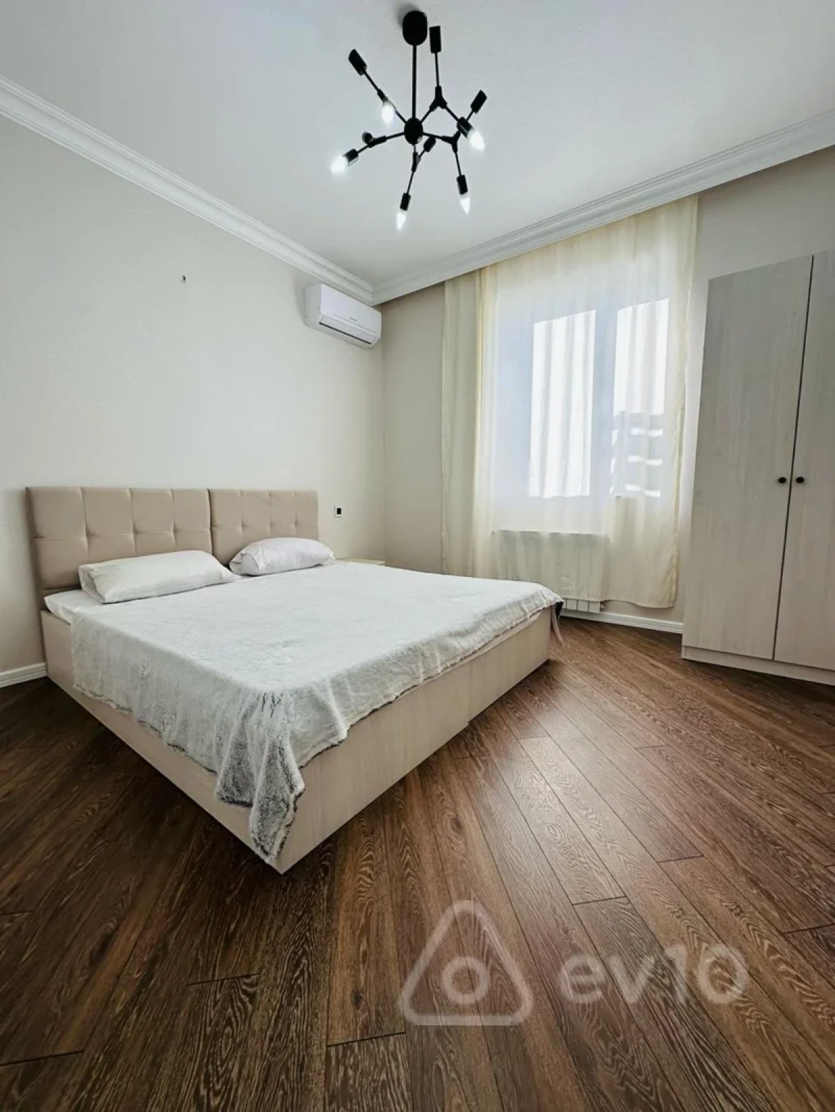 Satılır 4 otaqlı həyət evi 140 m²