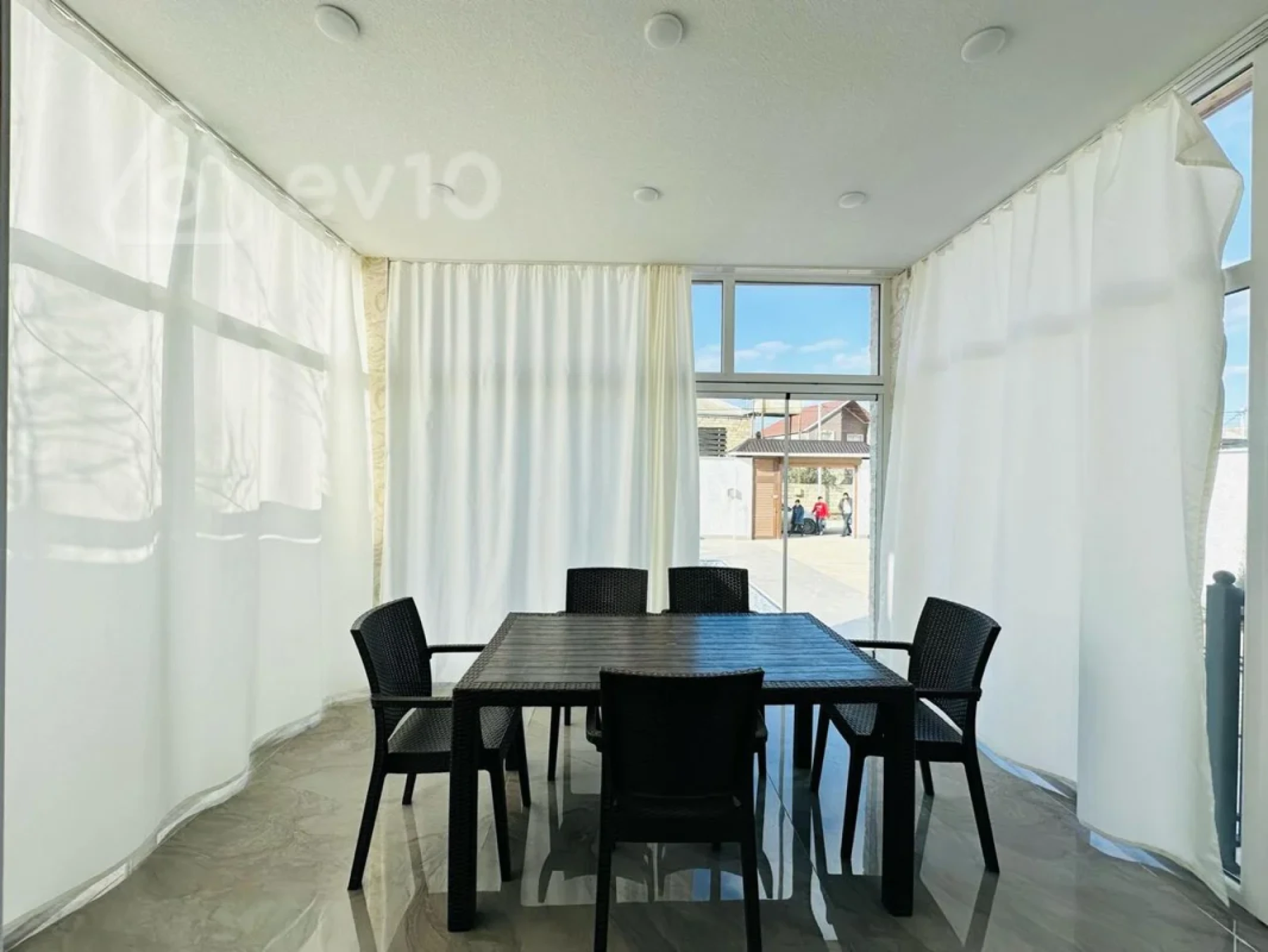 Satılır 4 otaqlı həyət evi 140 m²