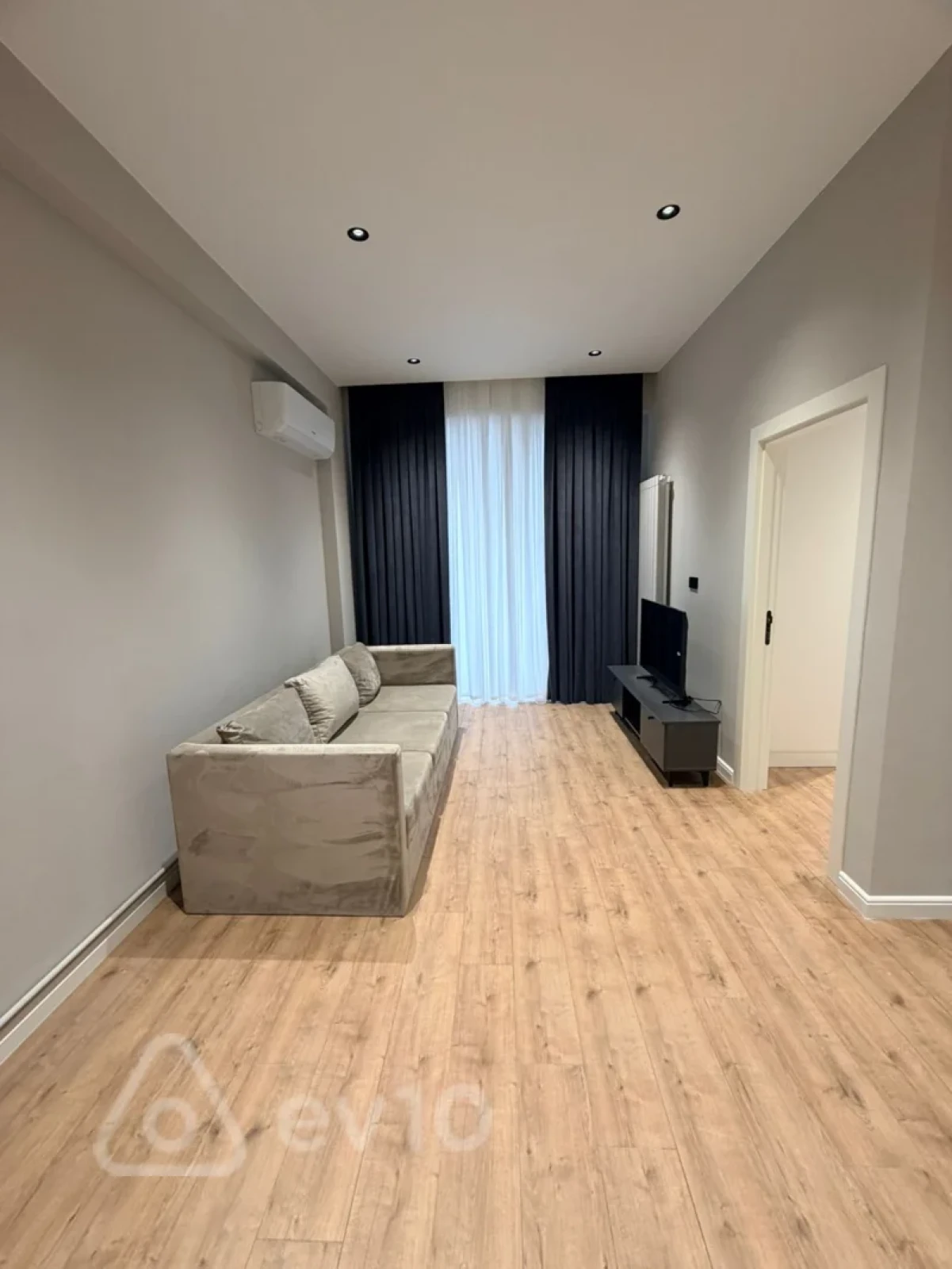 Kirayə verilir 2 otaqlı yeni tikili 71 m²