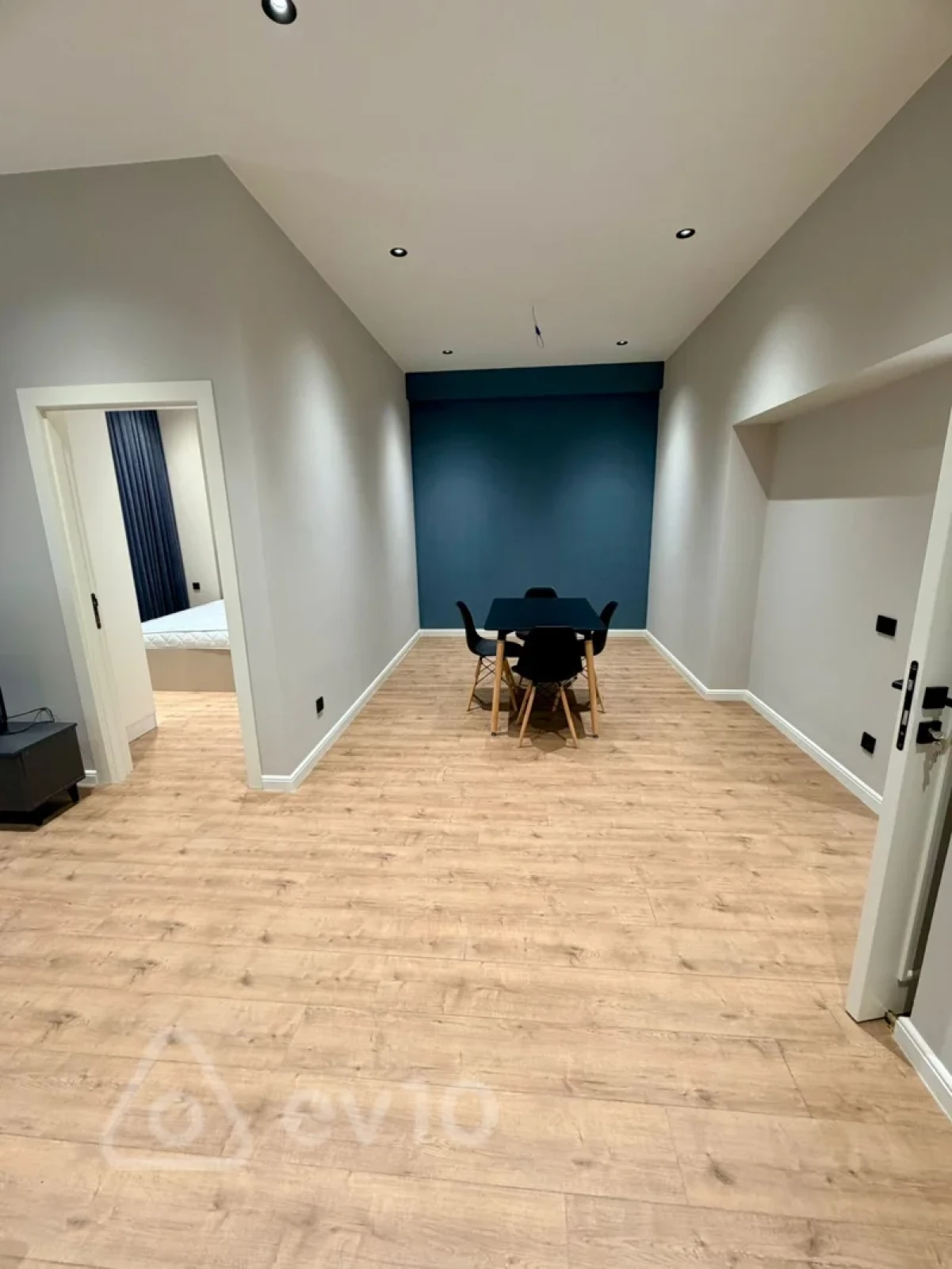 Kirayə verilir 2 otaqlı yeni tikili 71 m²