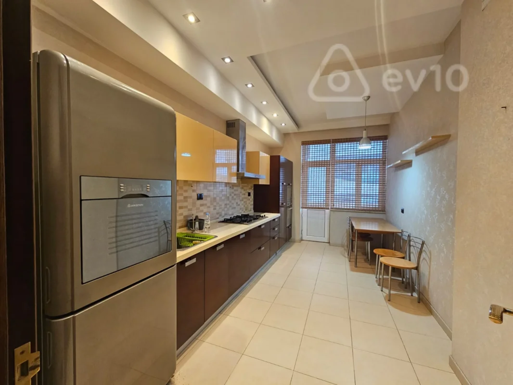 Satılır 2 otaqlı yeni tikili 110 m²