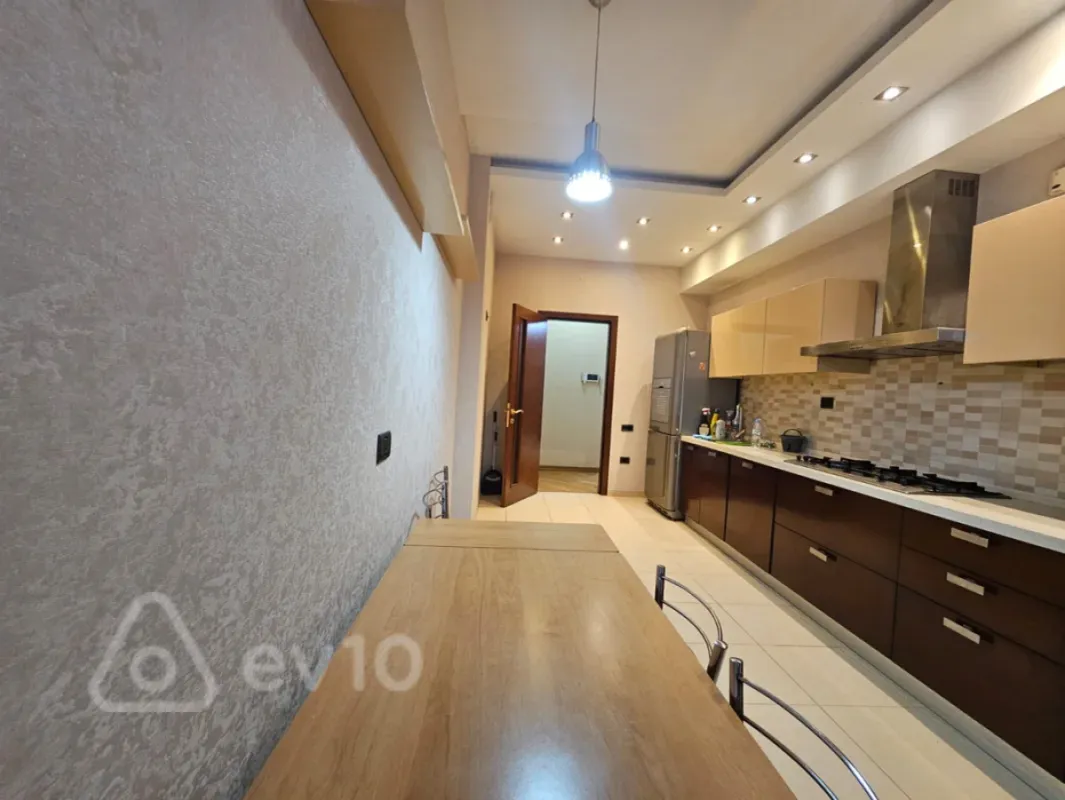 Satılır 2 otaqlı yeni tikili 110 m²