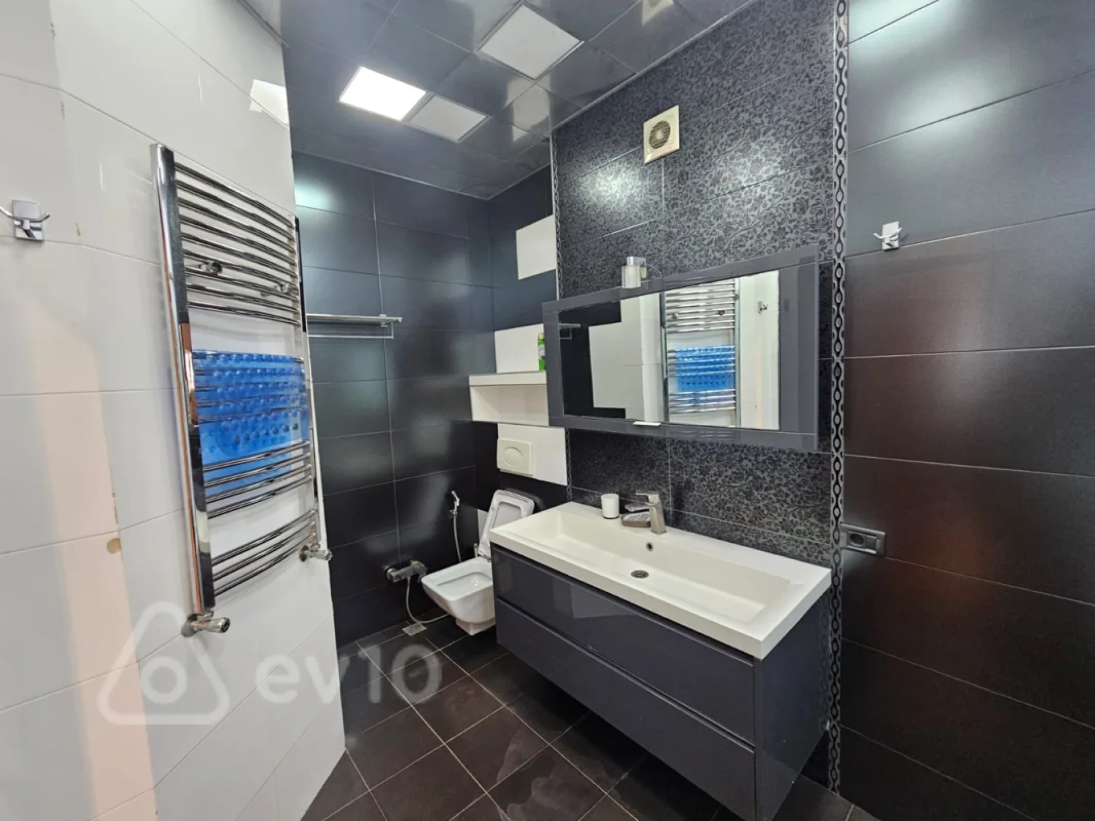 Satılır 2 otaqlı yeni tikili 110 m²