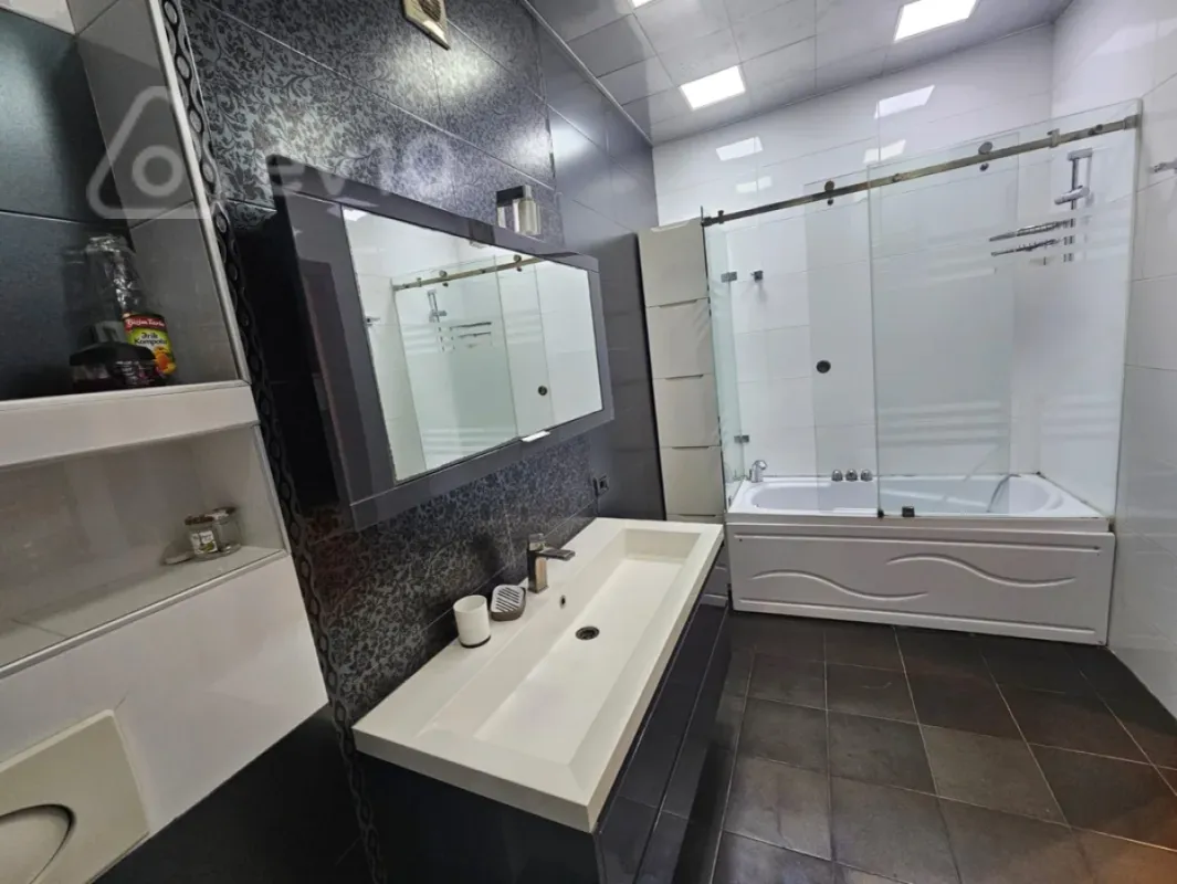 Satılır 2 otaqlı yeni tikili 110 m²