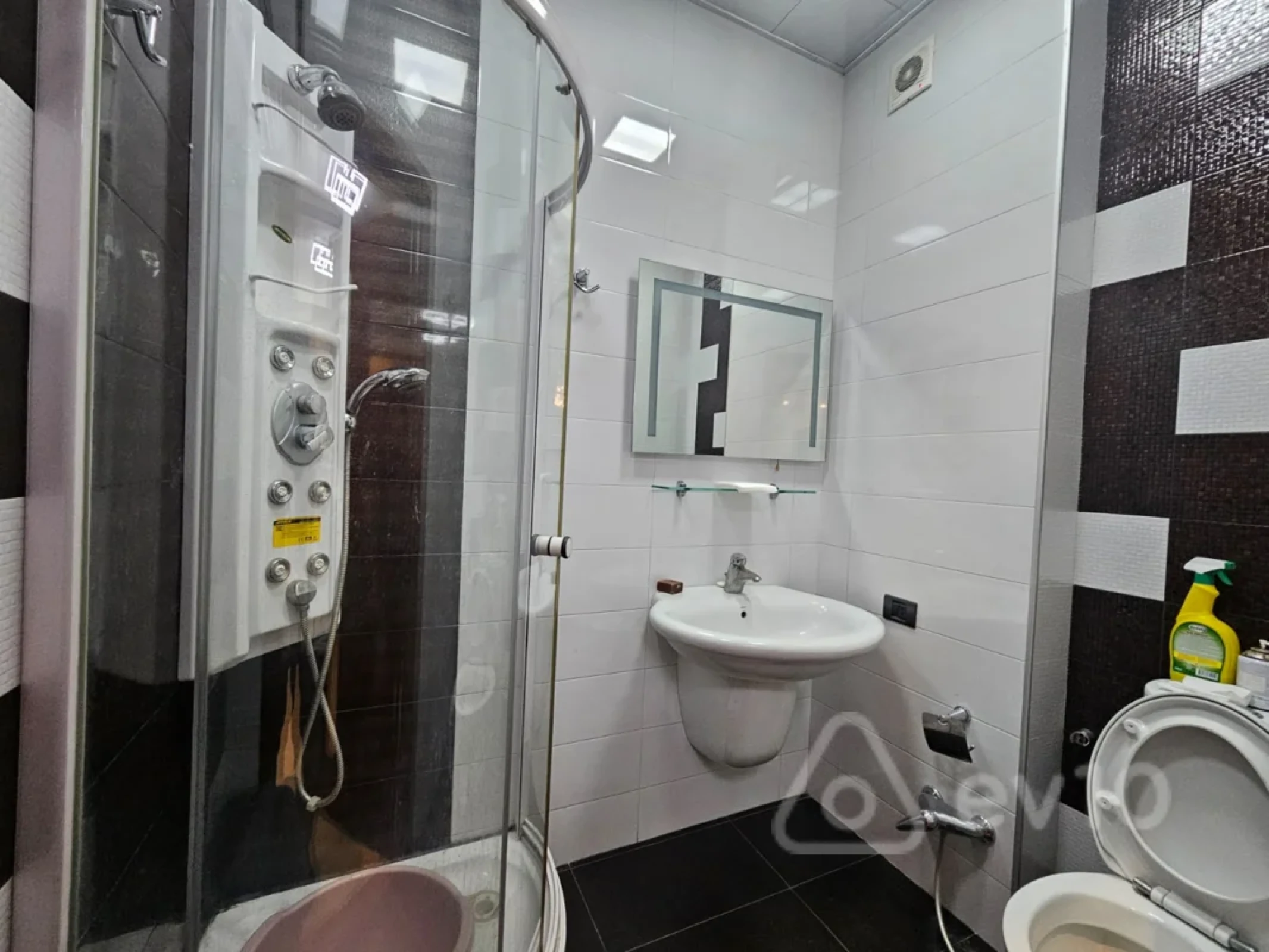 Satılır 2 otaqlı yeni tikili 110 m²