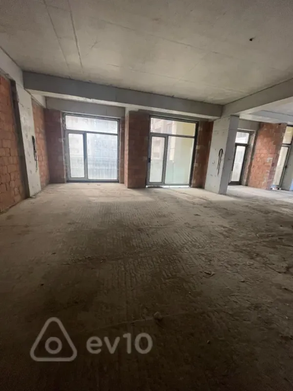 Satılır 4 otaqlı yeni tikili 157.5 m²
