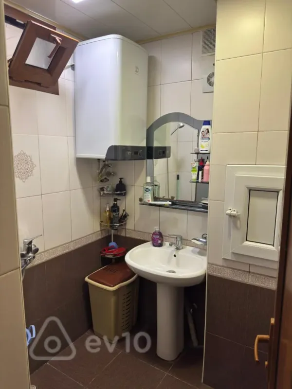 Satılır 3 otaqlı köhnə tikili 65 m²