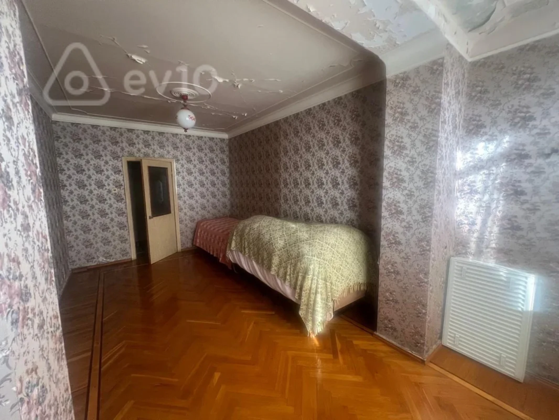 Satılır 3 otaqlı köhnə tikili 86 m²