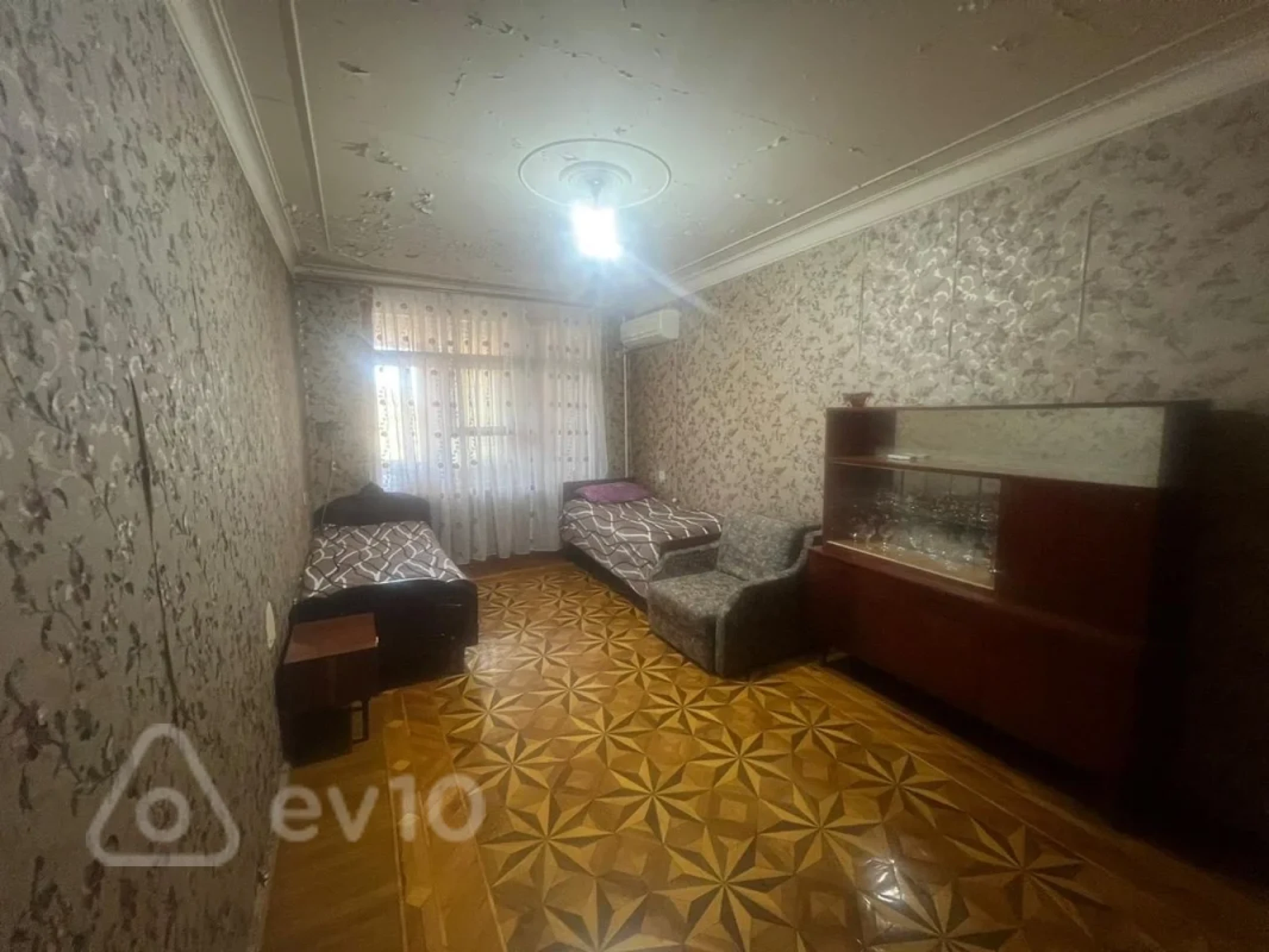 Satılır 3 otaqlı köhnə tikili 86 m²