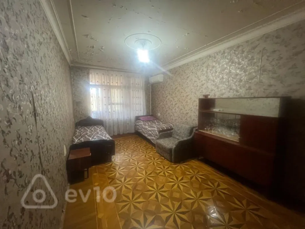 Satılır 3 otaqlı köhnə tikili 86 m²