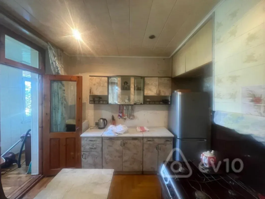 Satılır 3 otaqlı köhnə tikili 86 m²