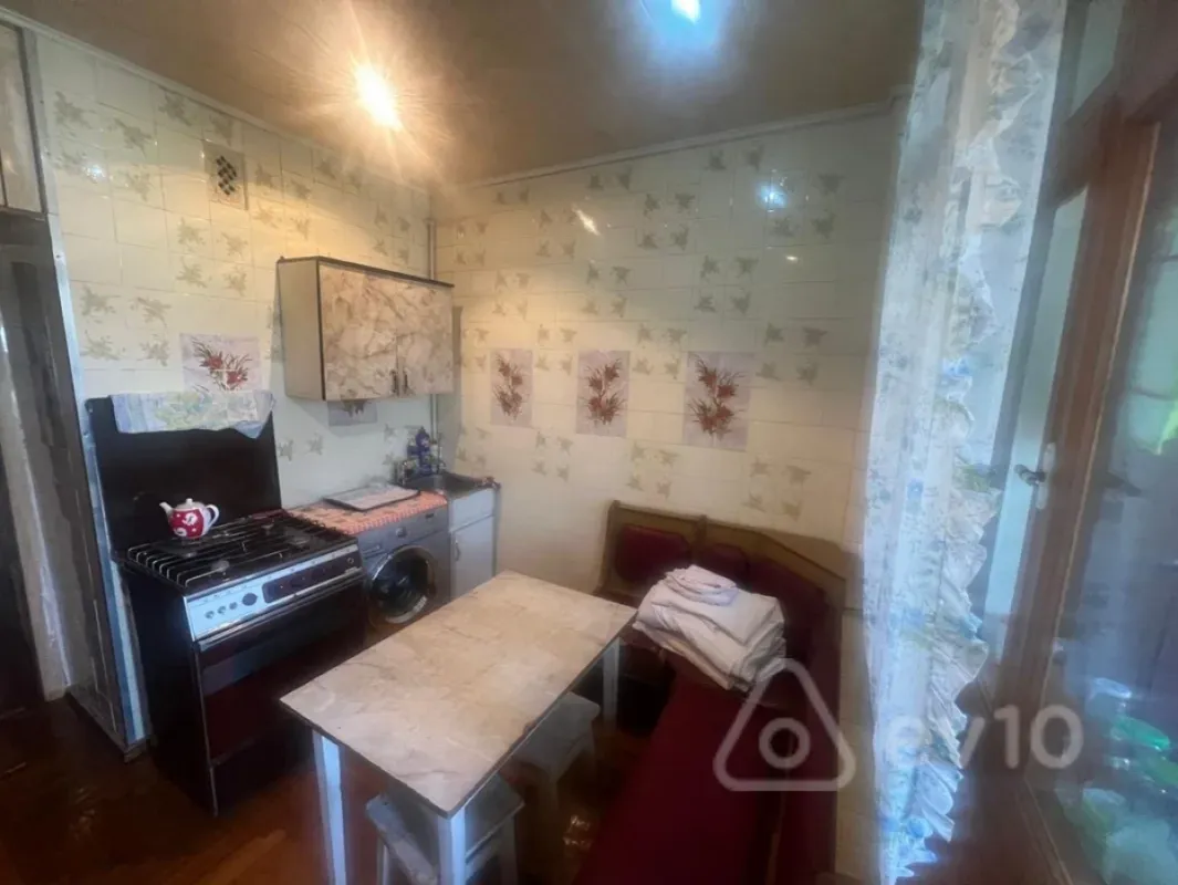 Satılır 3 otaqlı köhnə tikili 86 m²