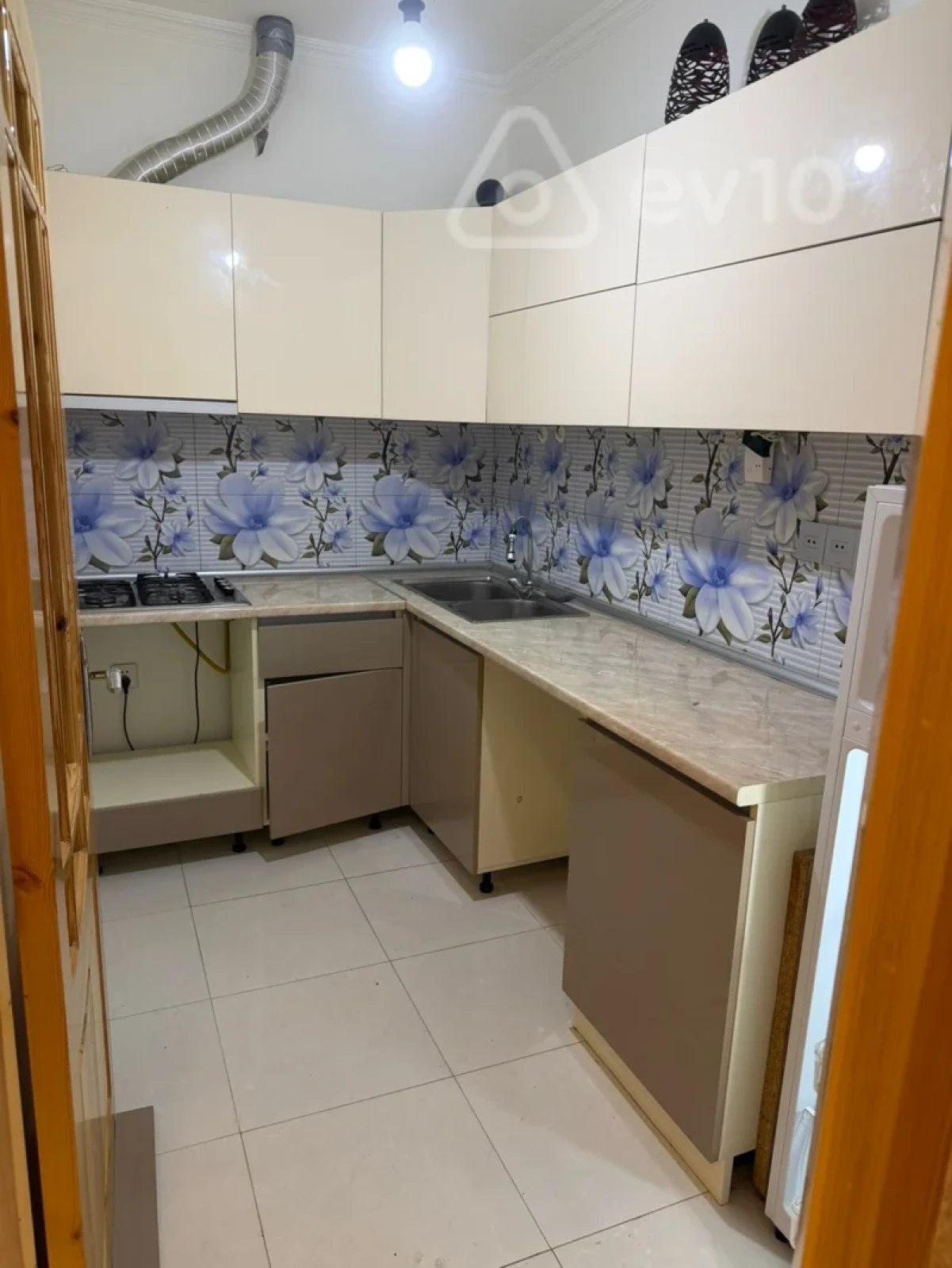 Kirayə verilir 2 otaqlı yeni tikili 70 m²