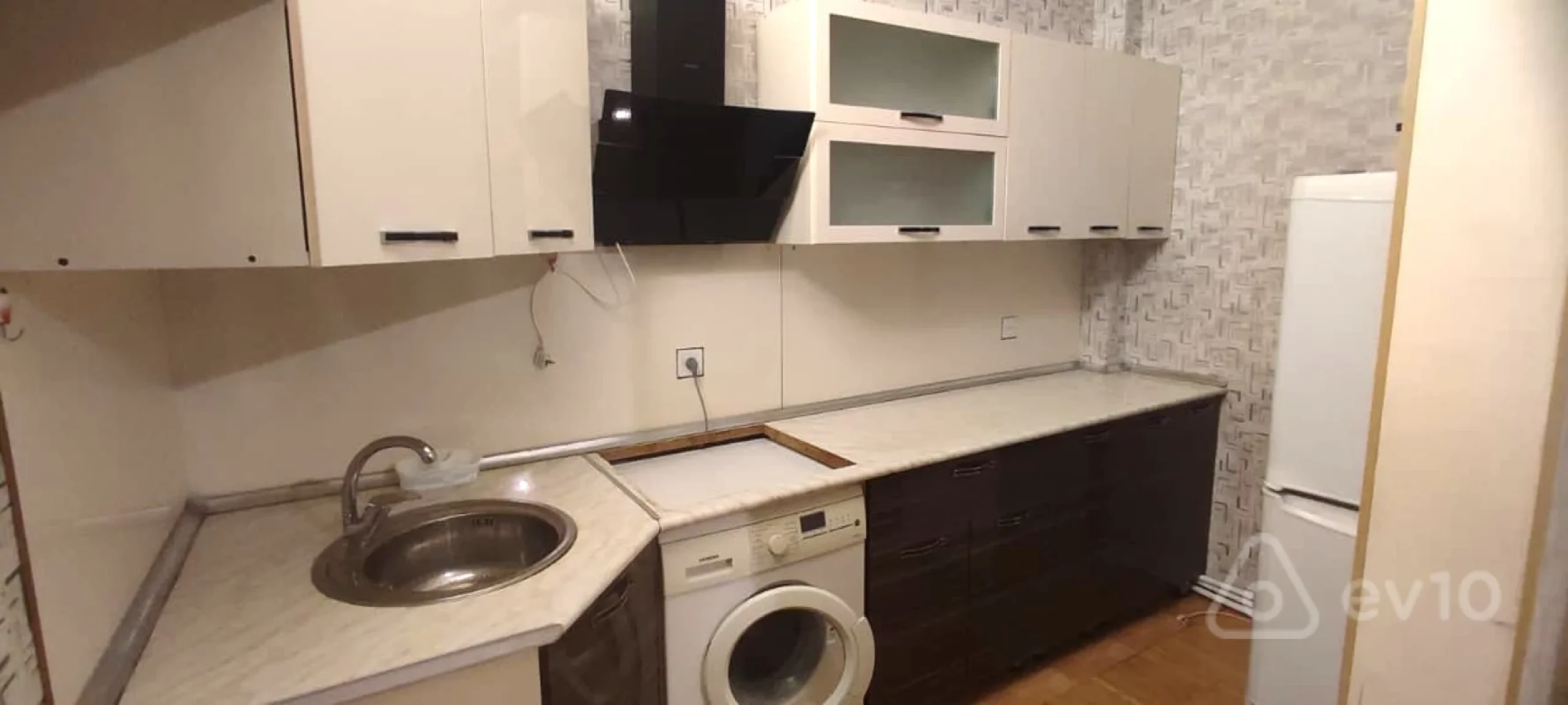 Kirayə verilir 2 otaqlı köhnə tikili 70 m²